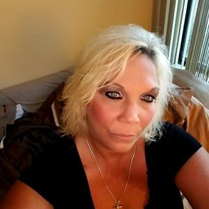 Meet your Posher, Debra